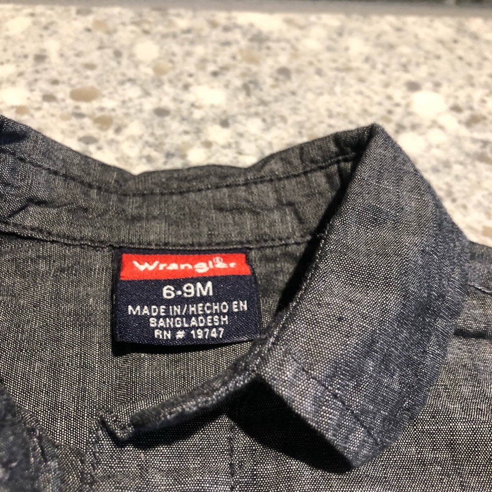 Two bottom down shirts - Picture 3 of 5